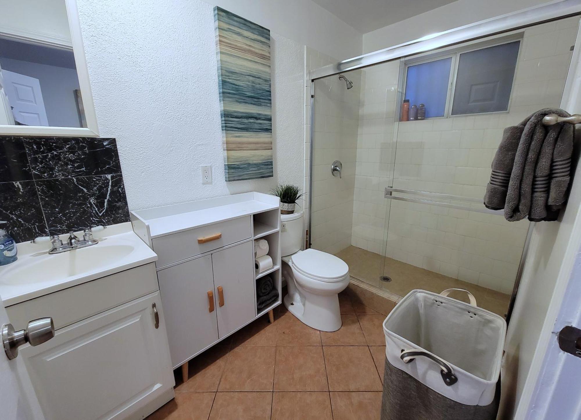 Beverlywood 2-bedroom - 5 Minutes To Rodeo Drive Apartment
